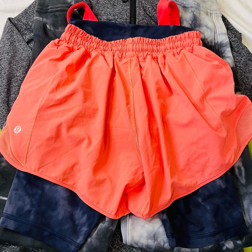 Lululemon Raspberry Cream Hotty Hot Shorts Sz 4
